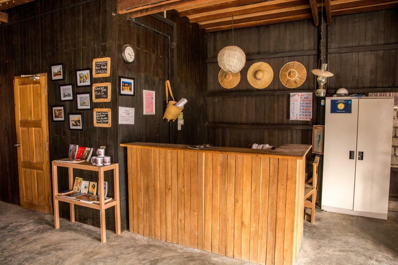 Hardwood Lodge Nyaung Shwe Exterior photo