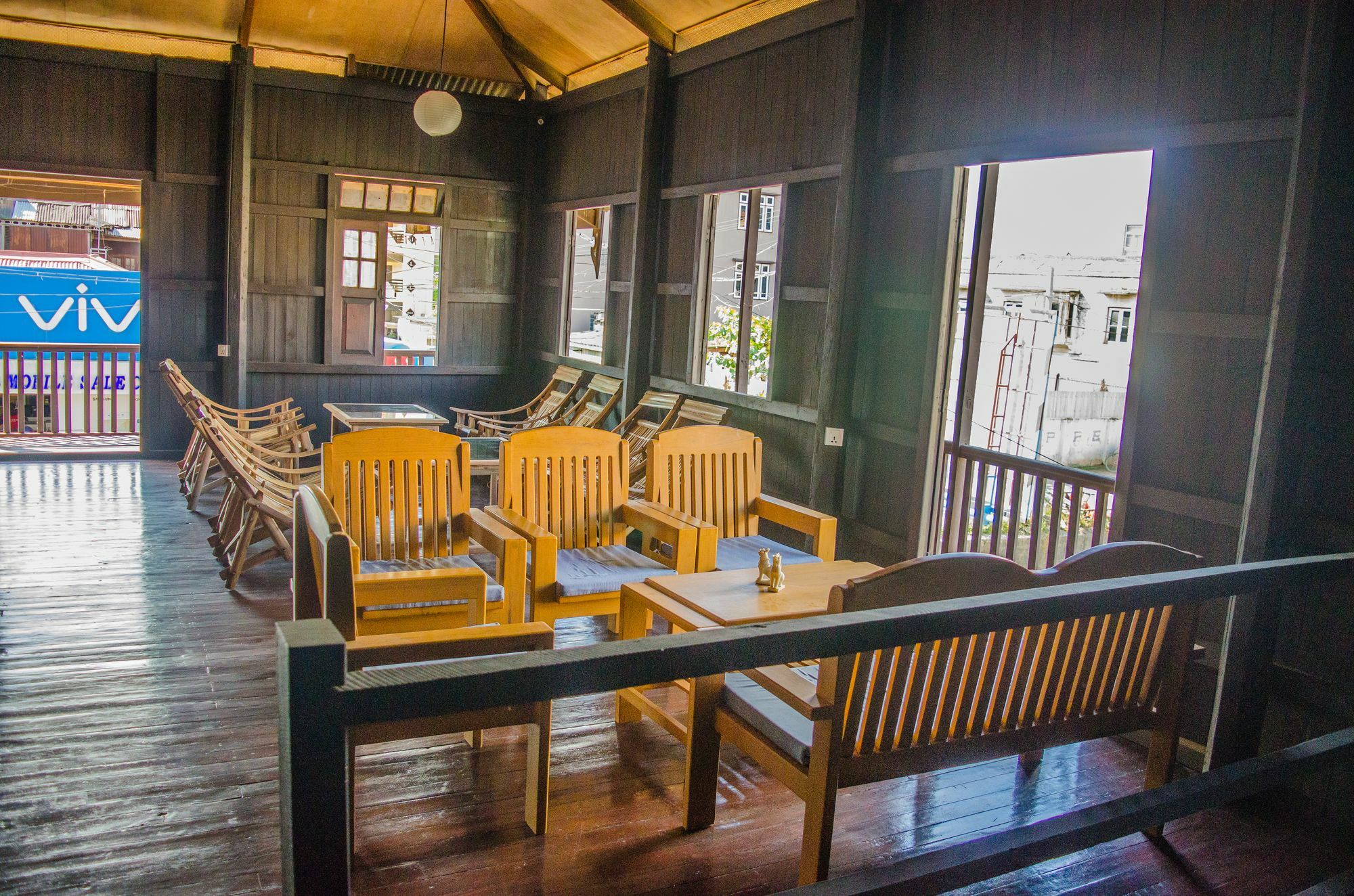 Hardwood Lodge Nyaung Shwe Exterior photo