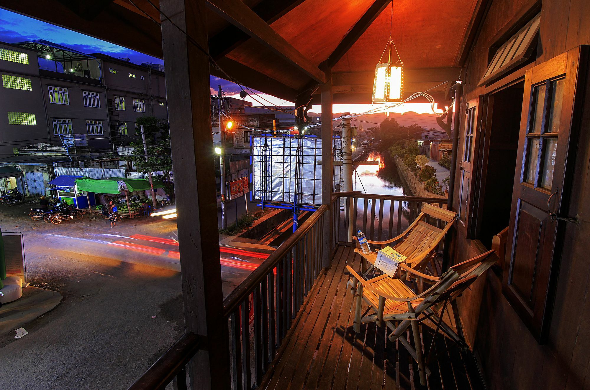 Hardwood Lodge Nyaung Shwe Exterior photo